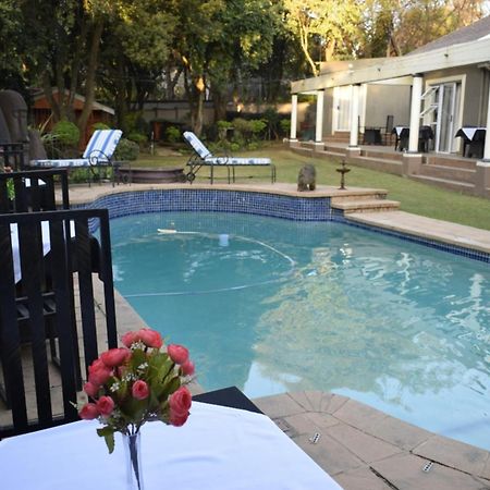 The Elephant Room At Frederick'S Place Pretoria-Noord Exteriör bild