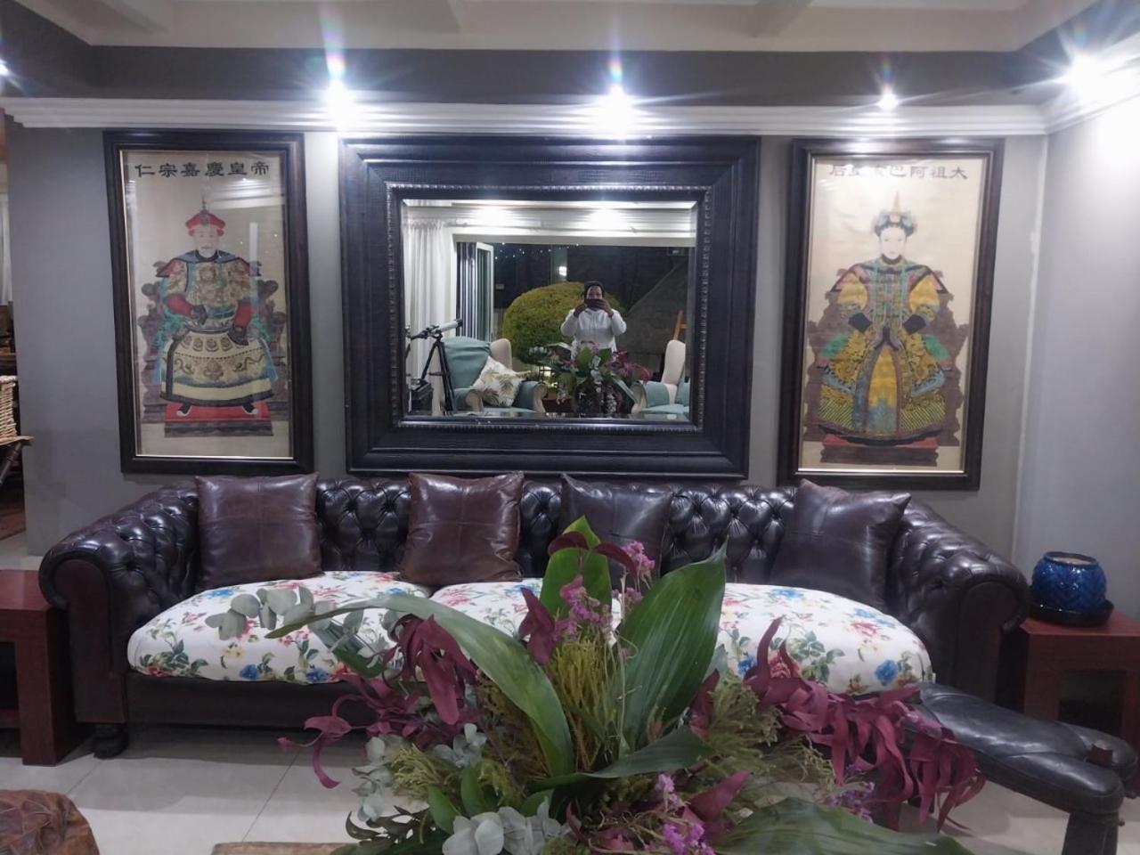 The Elephant Room At Frederick'S Place Pretoria-Noord Exteriör bild
