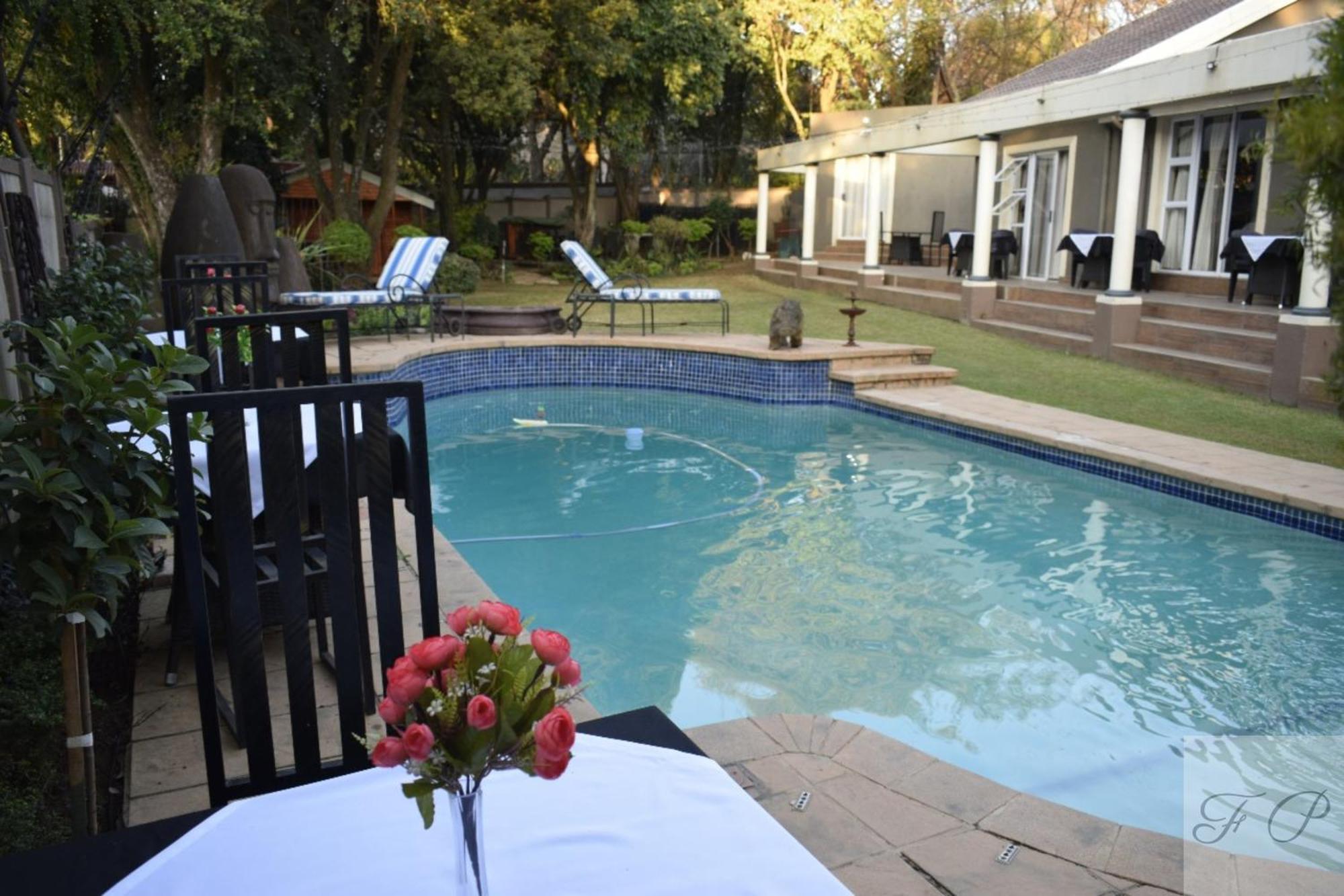The Elephant Room At Frederick'S Place Pretoria-Noord Exteriör bild