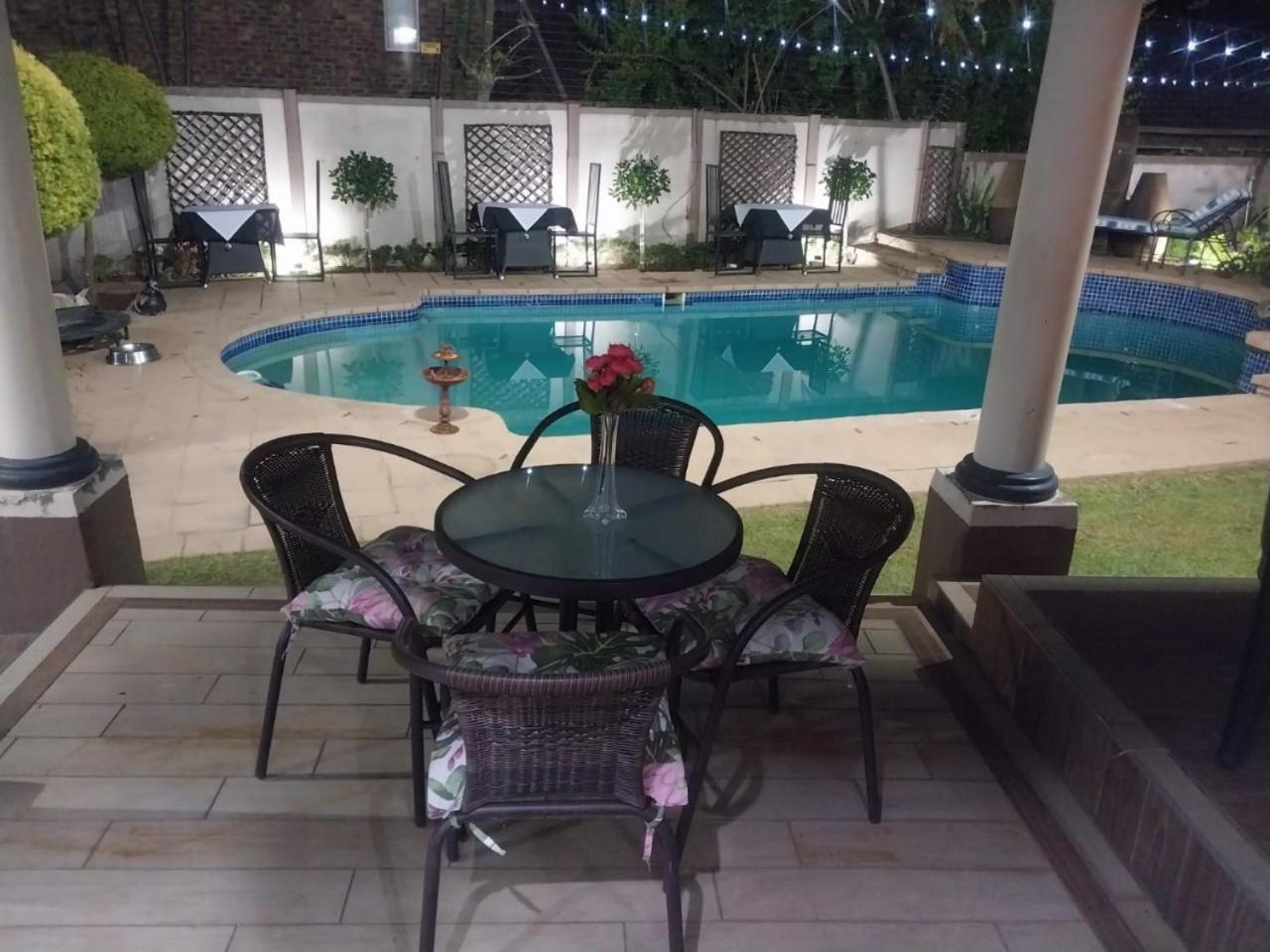 The Elephant Room At Frederick'S Place Pretoria-Noord Exteriör bild