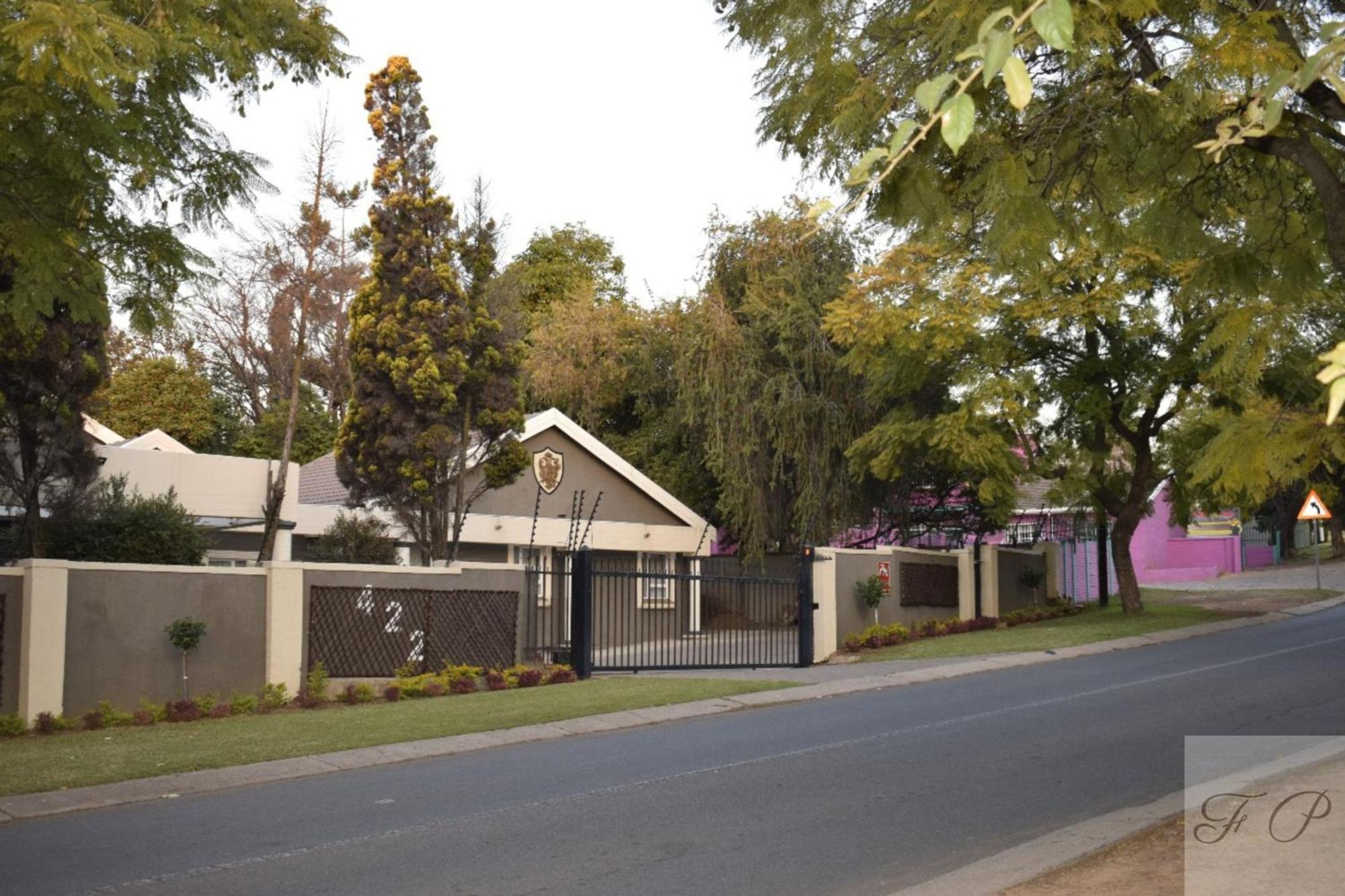 The Elephant Room At Frederick'S Place Pretoria-Noord Exteriör bild